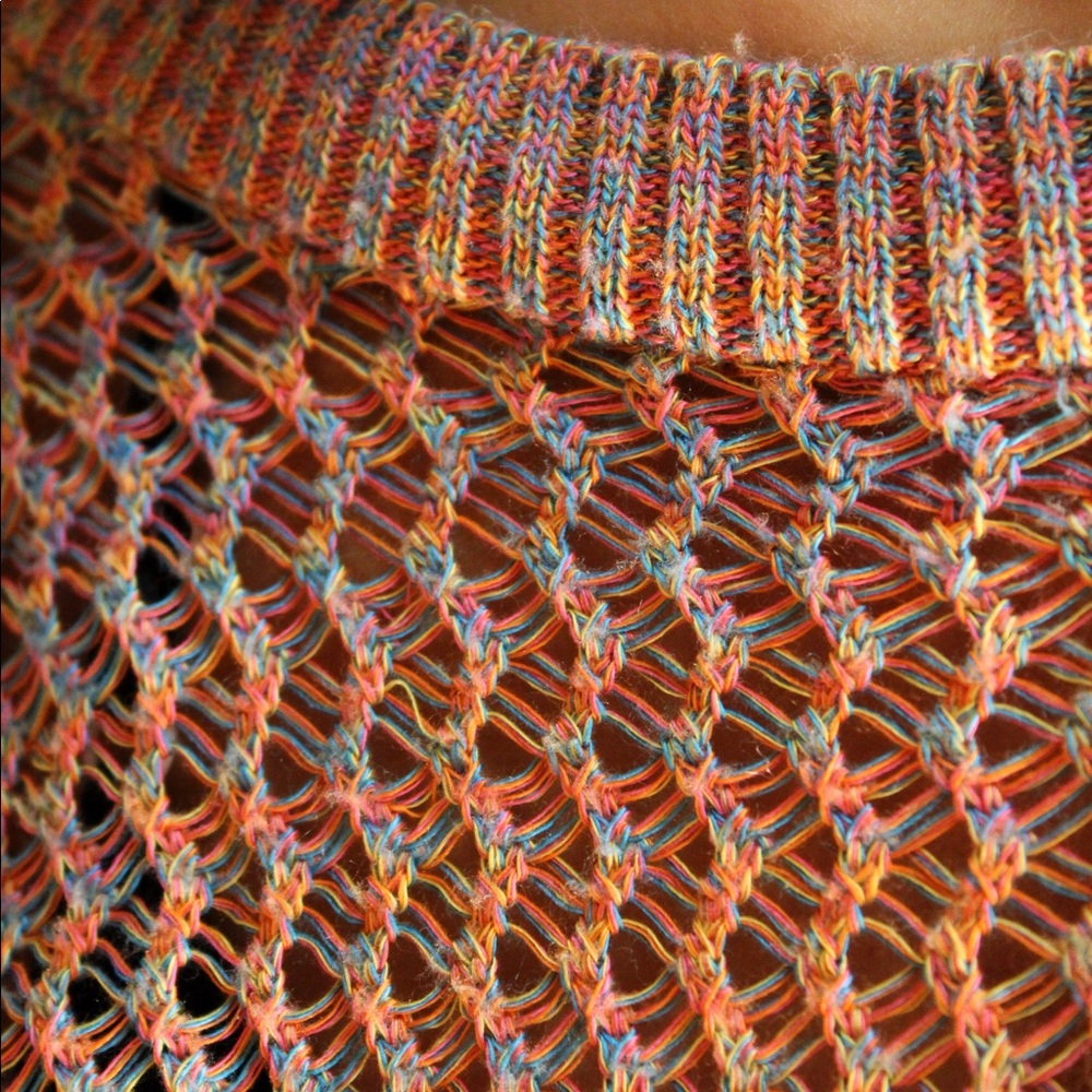 Netted Top - Picture 2 of 2